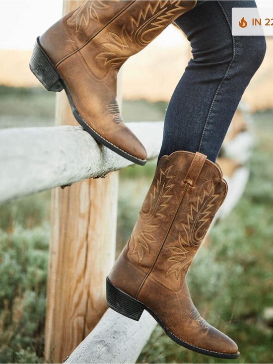 Ariat Shoes - Ariat Women’s Heritage R Toe Western Boot